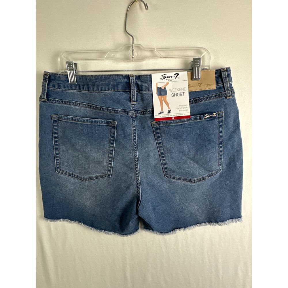 Seven7 Shorts Women's 14 Weekend Jeans Shorts NWT - Picture 2 of 8